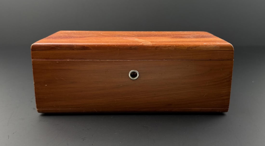 Lane Salesman Sample Kalispell Montana Cedar Chest (1 of 8)