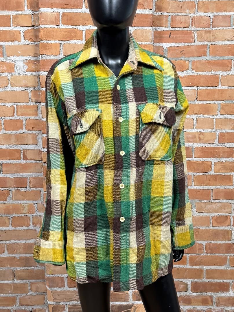 Vintage Minnesota Woolen Co Wool Flannel Shirt: 18" shoulder to shoulder, 21" armpit to armpit, 28" top to bottom.