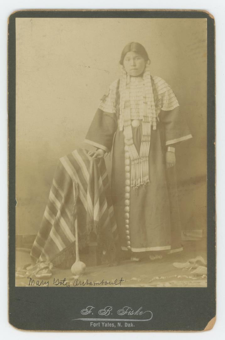 Frank Bennett Fiske Crow Indian Cabinet Photo (1 of 4)
