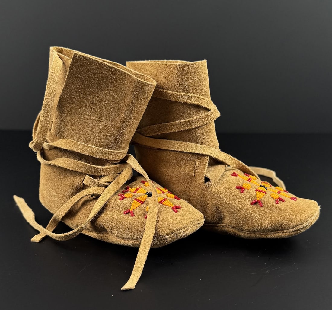Blackfoot Native American Indian Beaded Moccasins: 5 1/2" long. Mid 20th Century.