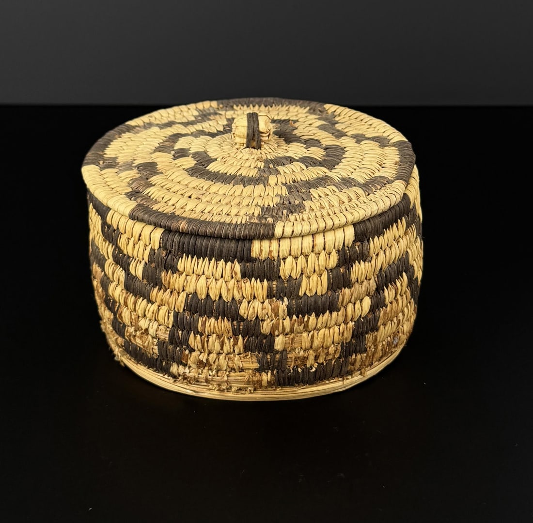 Papago Native American Indian Lidded Basket: 5 3/4" diameter, 4" tall. Bottom has stitching loss.