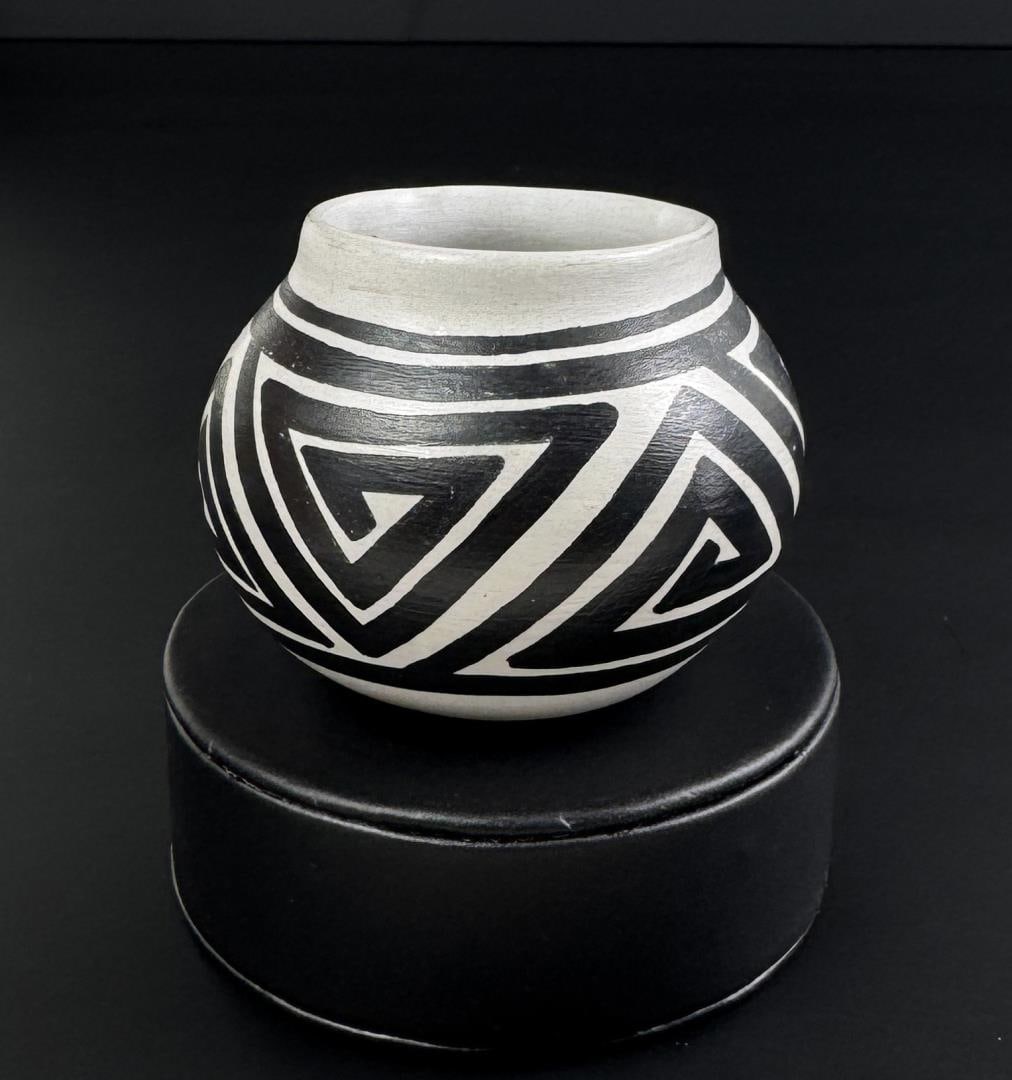 Miniature Acoma Pueblo Black and White Pot (1 of 5)