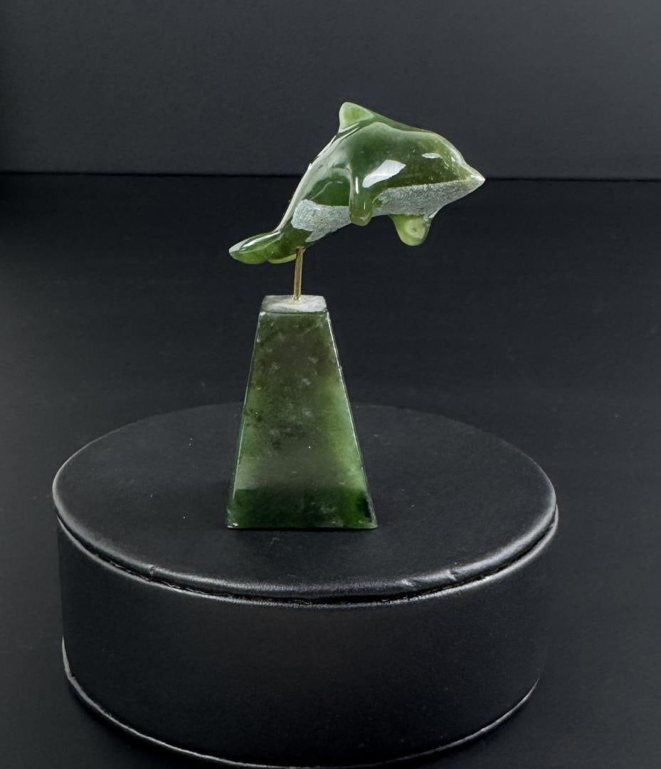 Nephrite Jade Alaskan Killer Whale Carving (1 of 9)