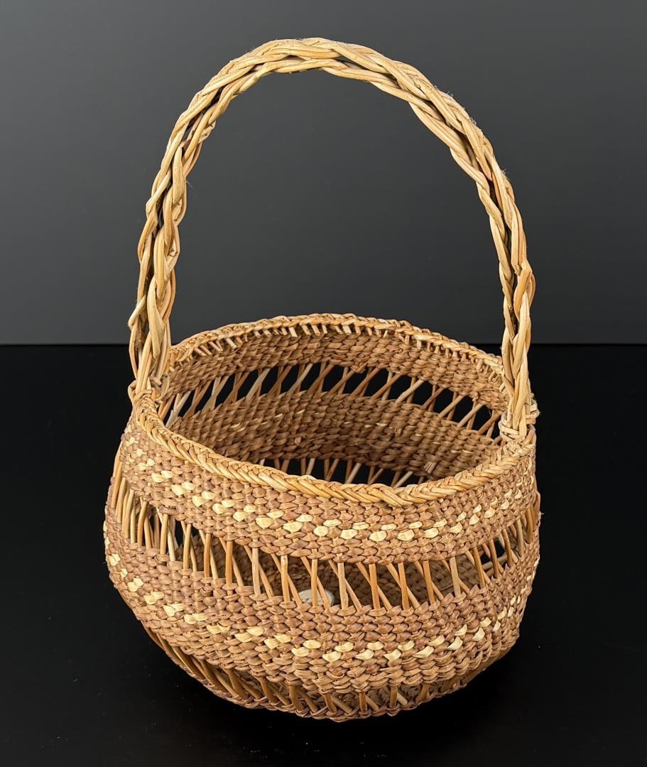 Siletz Native American Indian Basket (1 of 6)
