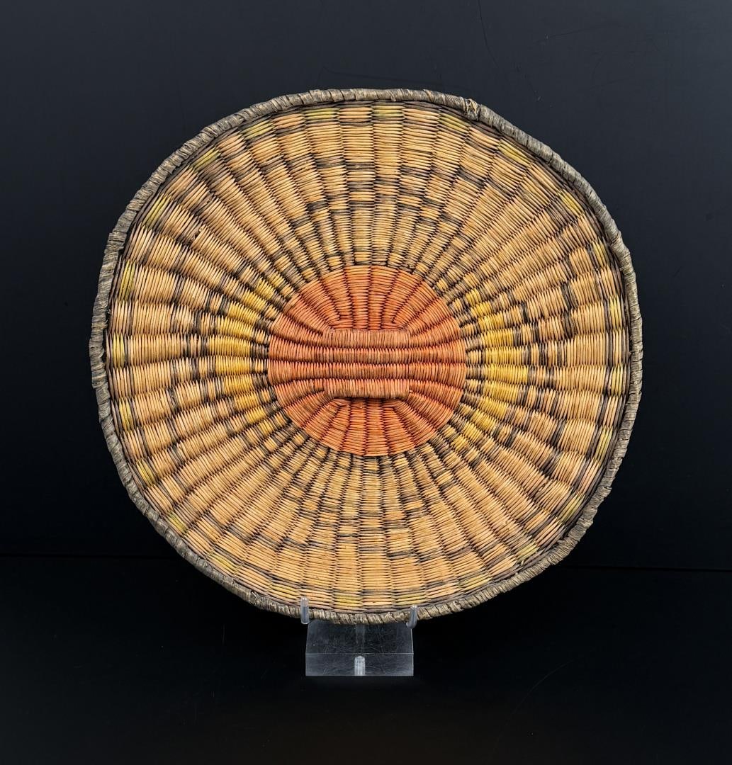 Hopi Native American Indian Basket Tray Third Mesa: 11 1/2" diameter.