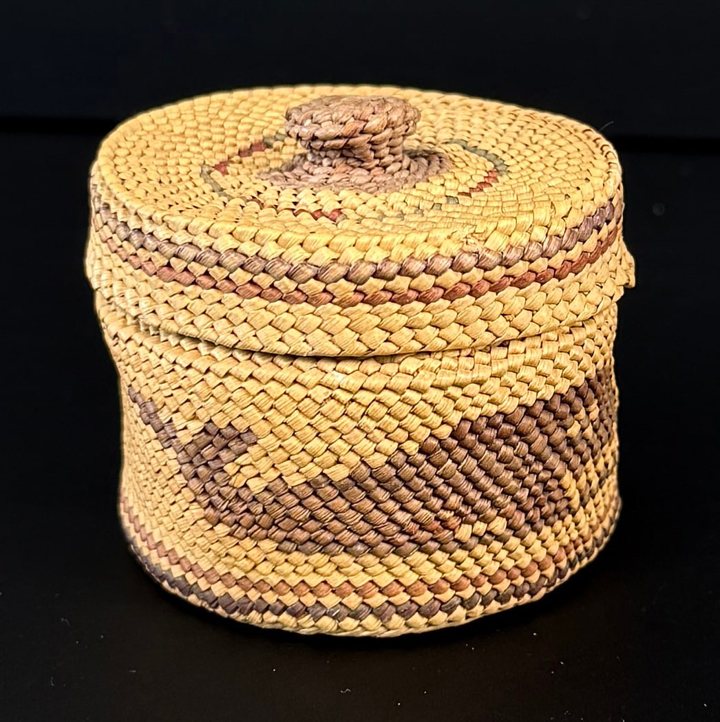 Makah Northwest Coast Indian Basket (1 of 11)