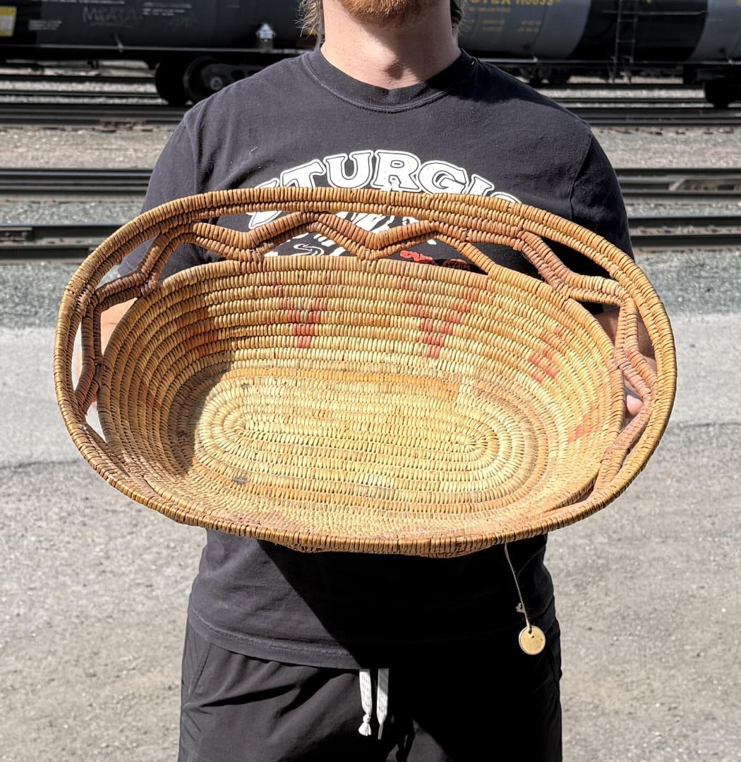Jicarilla Apache Native American Indian Basket: 21 1/2" by 16 1/4" by 5 7/8"