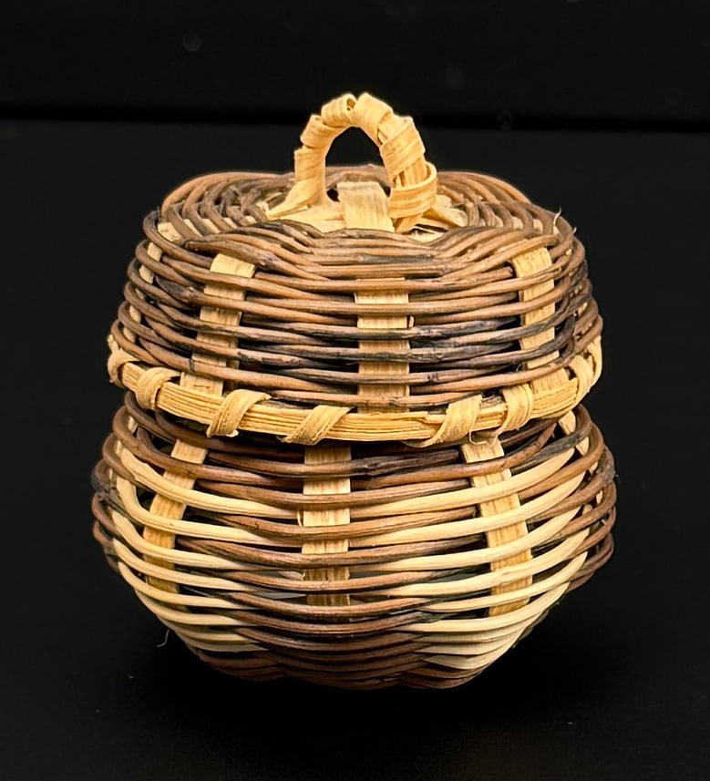 Miniature Cherokee Native American Indian Basket: 1 3/4" diameter, 1 7/8" tall.