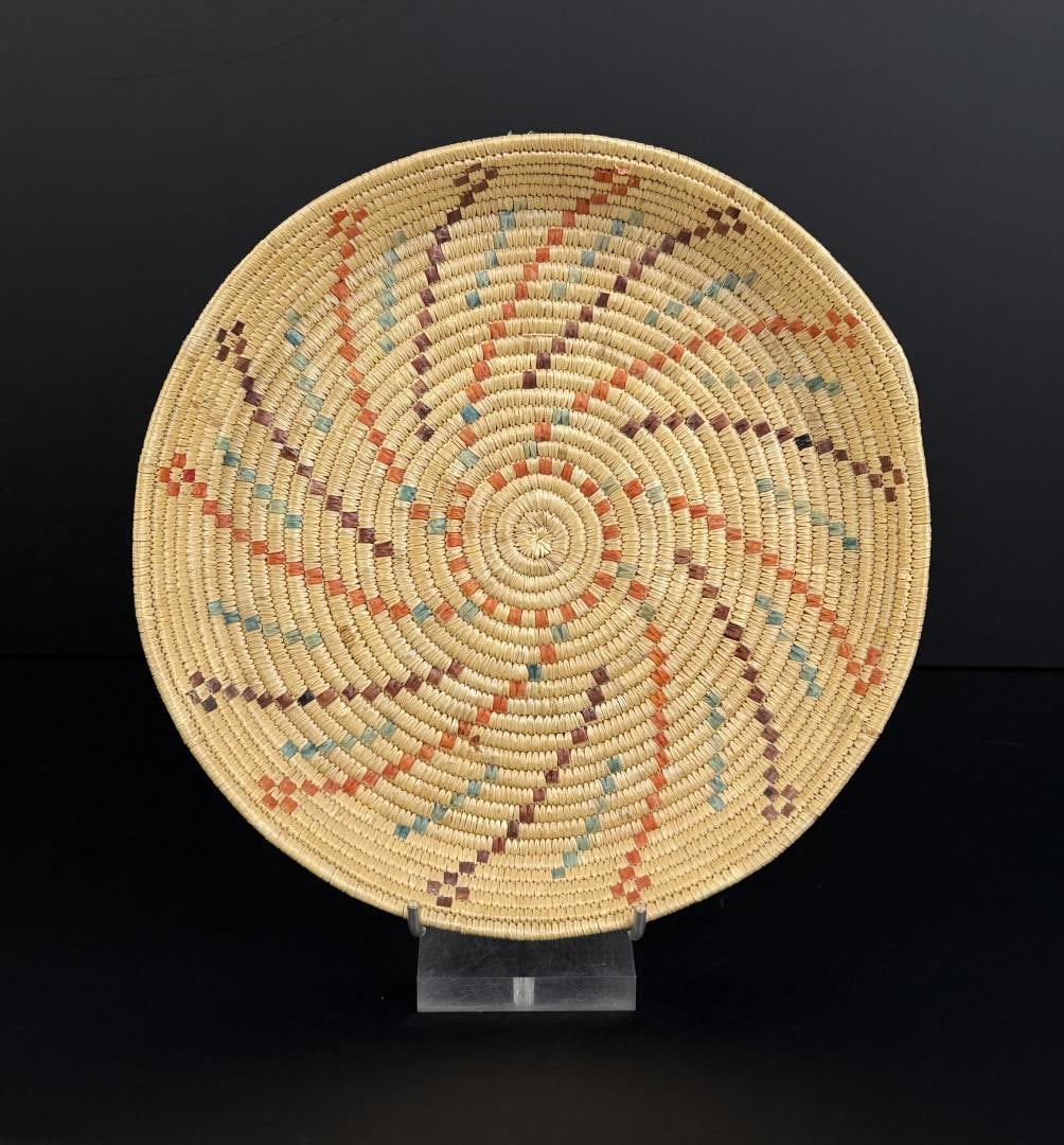 Mary White Inuit Eskimo Basket (1 of 7)