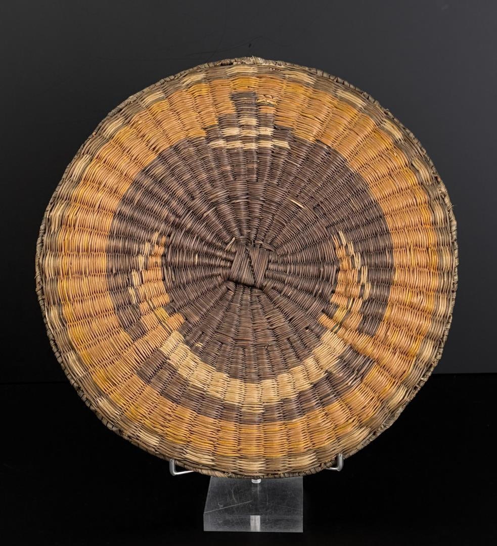Hopi Native American Indian Basket Tray Third Mesa: 14 3/8" diameter.