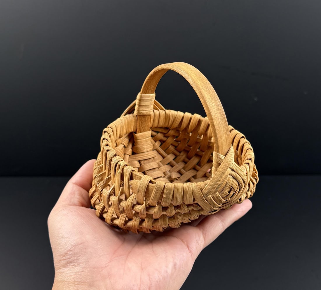 Cherokee Indian Buttock Egg Gathering Basket (1 of 7)
