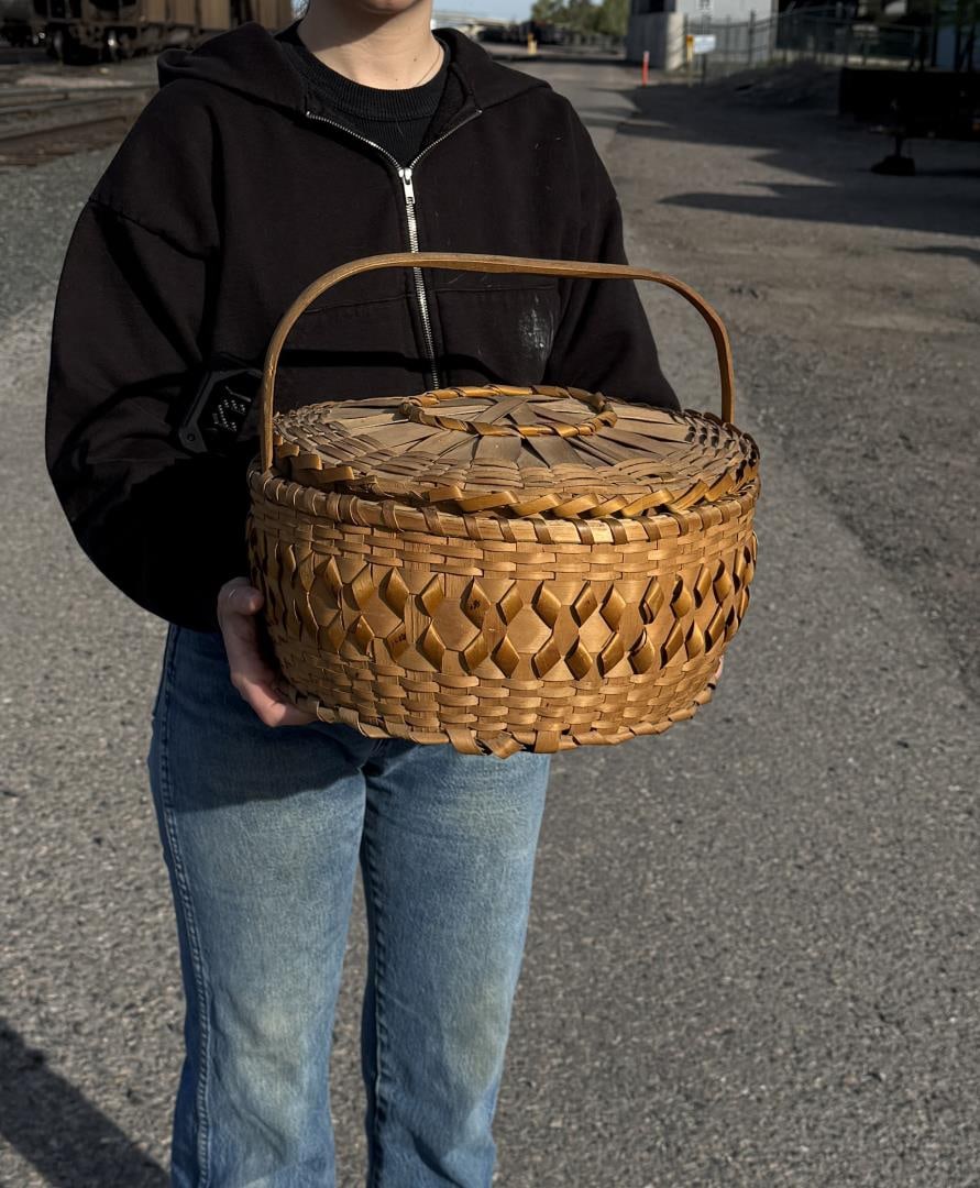 Wabanaki MicMac Penobscot Ash Indian Basket (1 of 7)