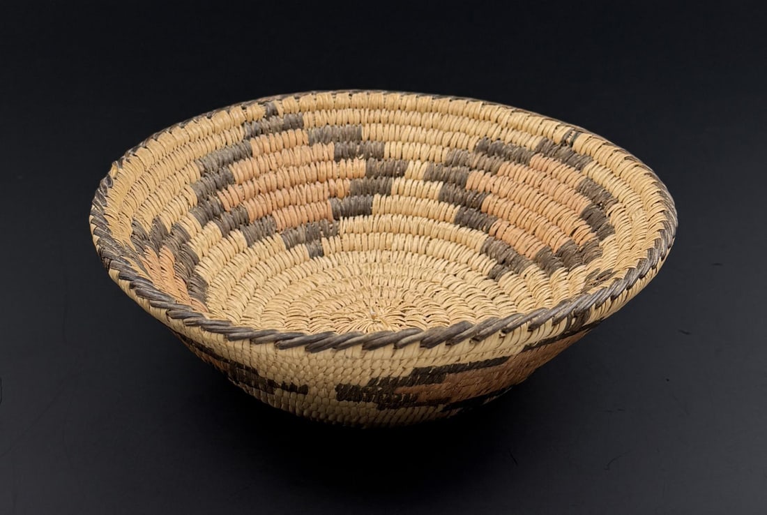 Papago Native American Indian Basket: 7 3/8" diameter, 2 1/2" tall.