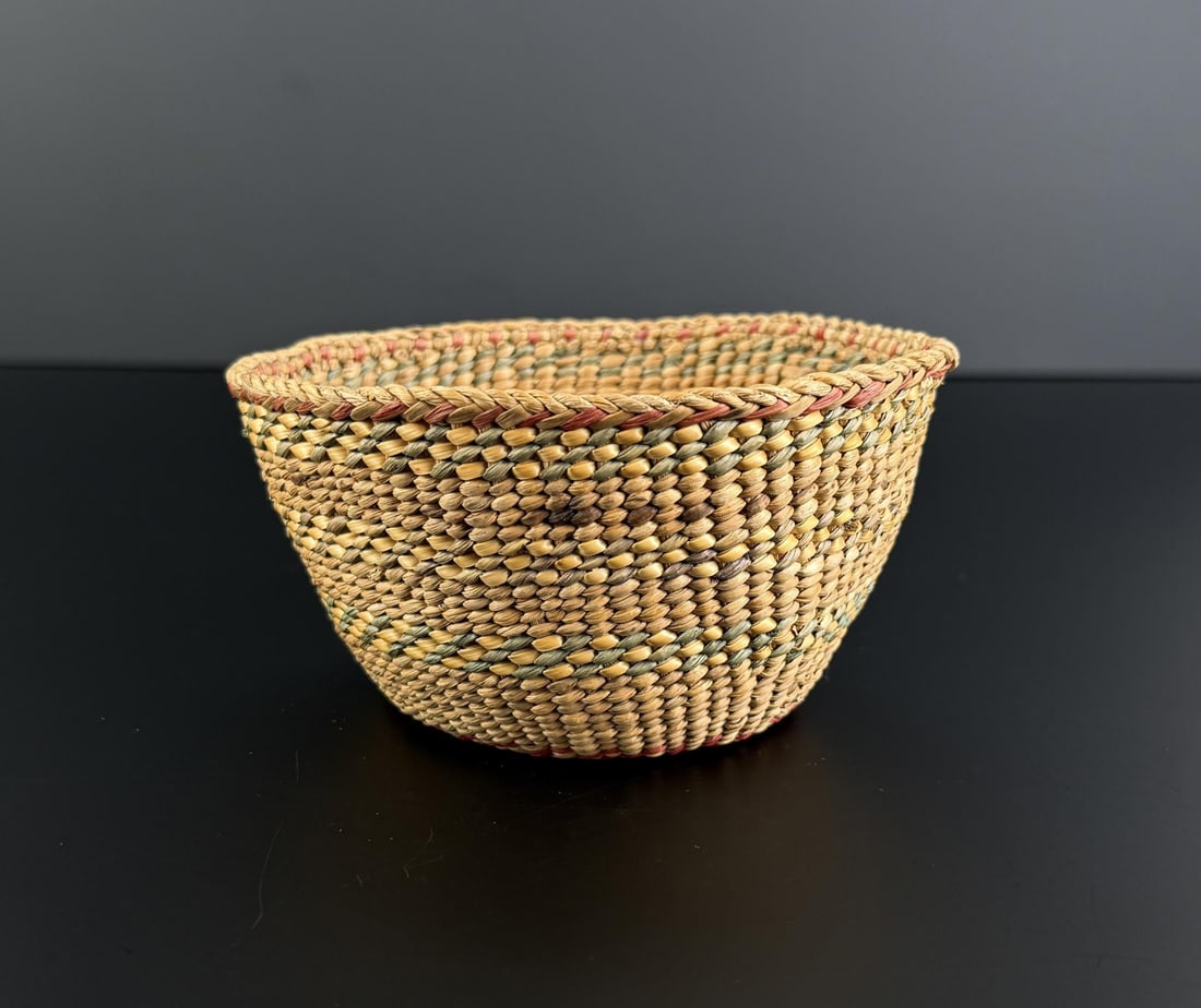 Quinault Native American Indian Basket: 5 3/4" diameter, 2 7/8".