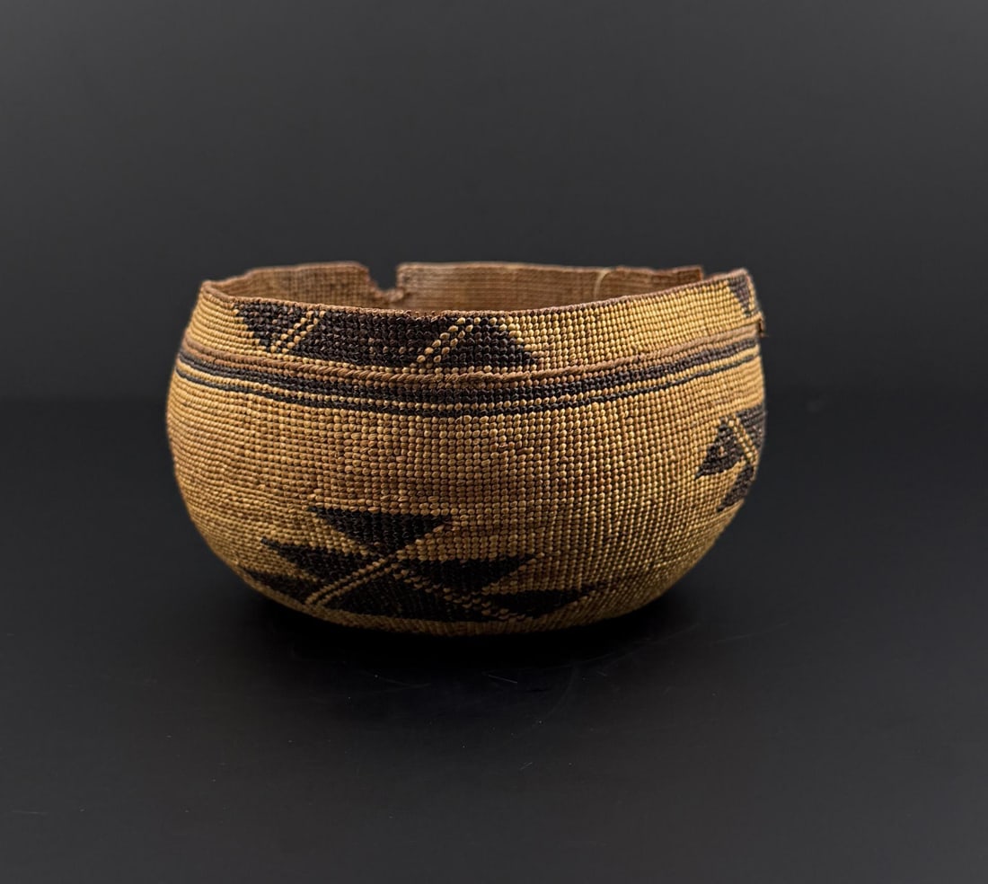 Hupa Yurok Karuk Native American Indian Basket (1 of 8)