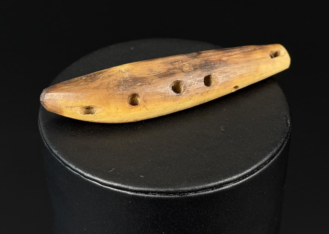 Ancient Thule Inuit Alaskan Eskimo Fishing Lure: 3 1/2" long. Native made prior to 1972. This item cannot be shipped to Oregon, California, Hawaii, New York, New Jersey, Internationally, or any other state that prohibits.
