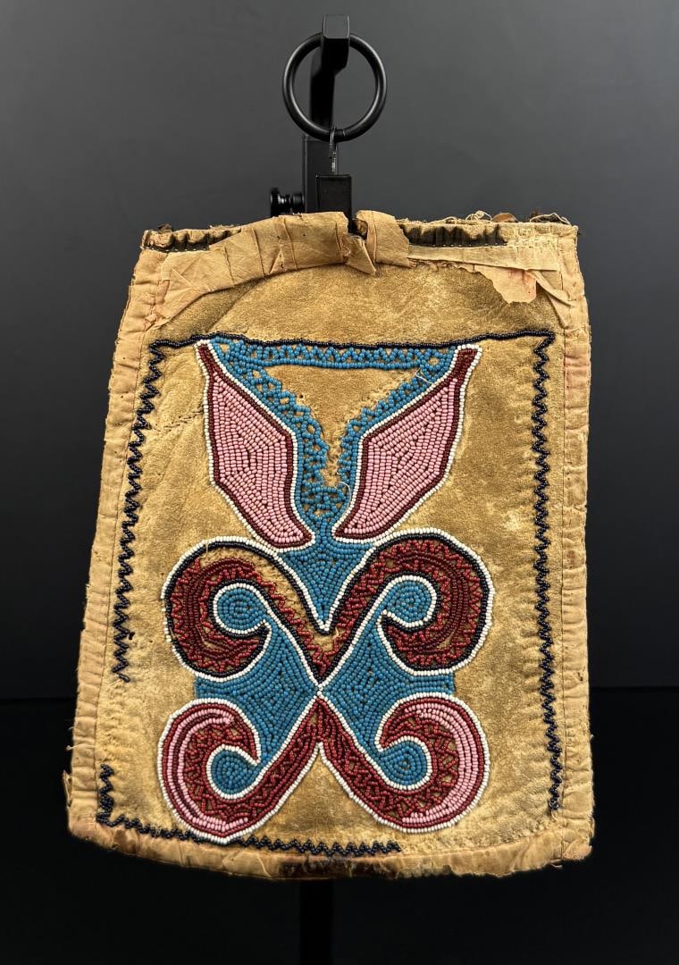 Crow Montana Native American Indian Beaded Bag (1 of 4)