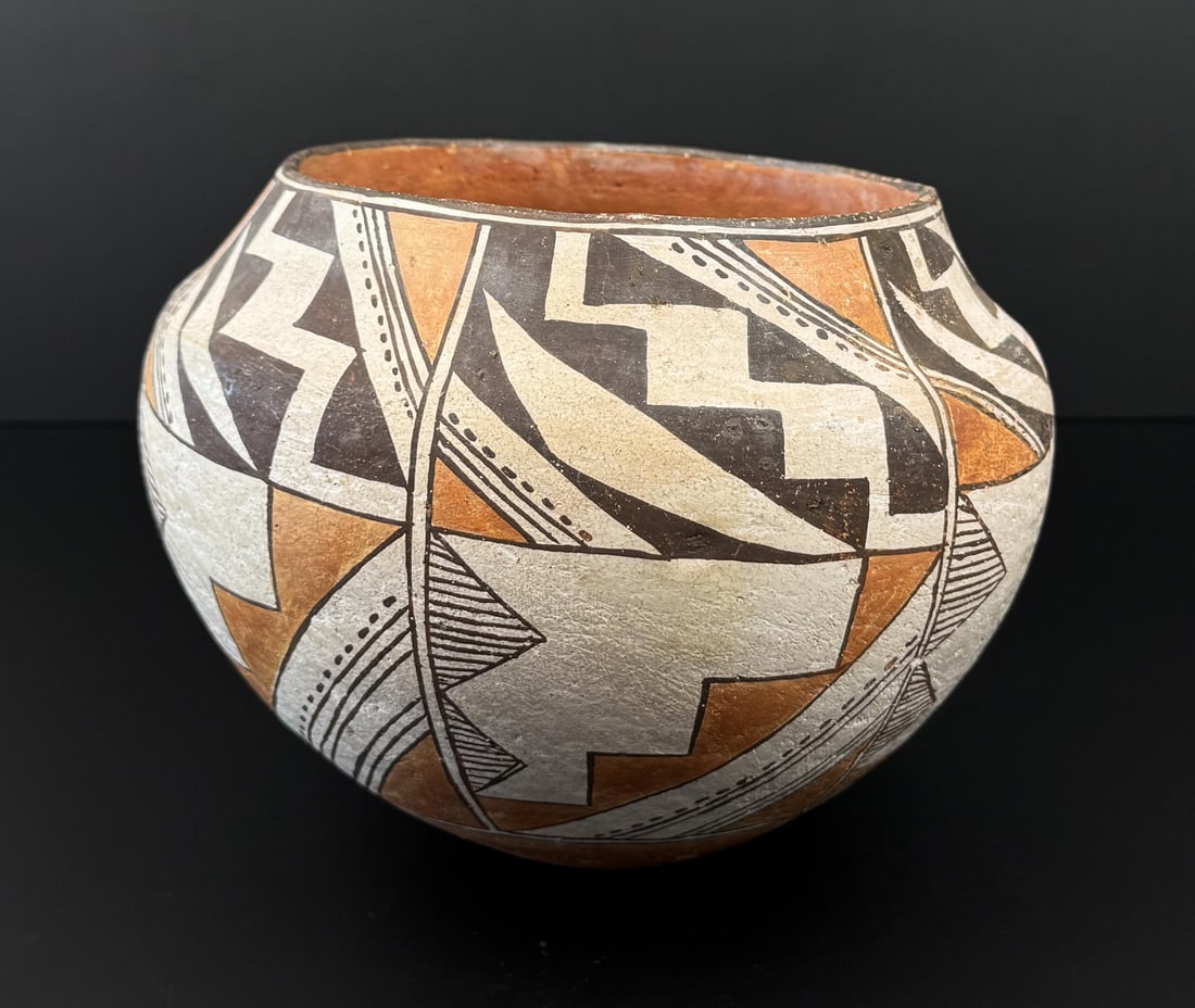 Historic Acoma Pueblo Olla Water Pot Jar: 9 1/2" diameter, 7 1/4" tall.