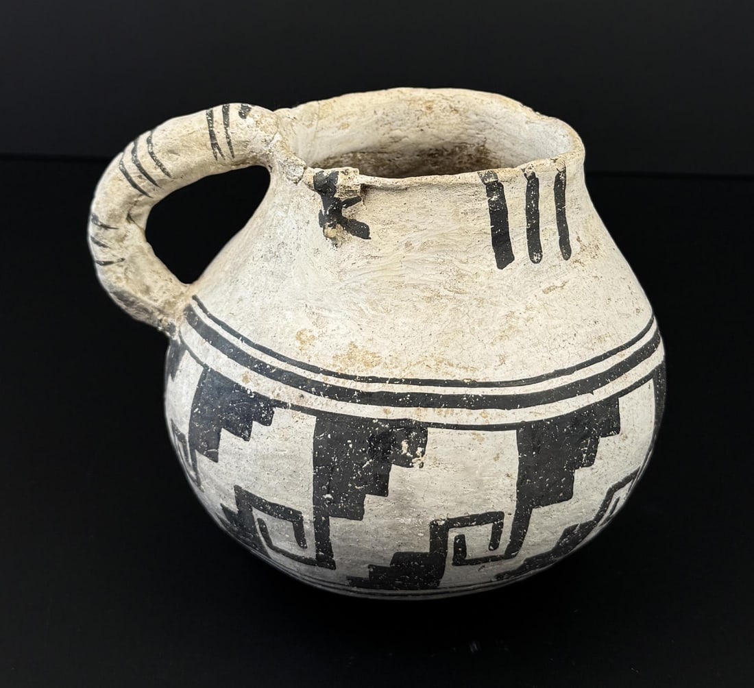 Ancient Anasazi Tularosa Pottery Pitcher (1 of 7)