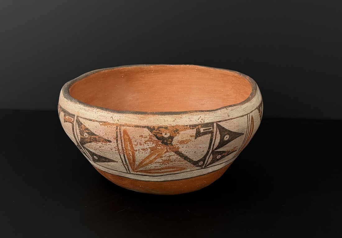 Historic Zia Pueblo Pottery Dough Bowl (1 of 7)