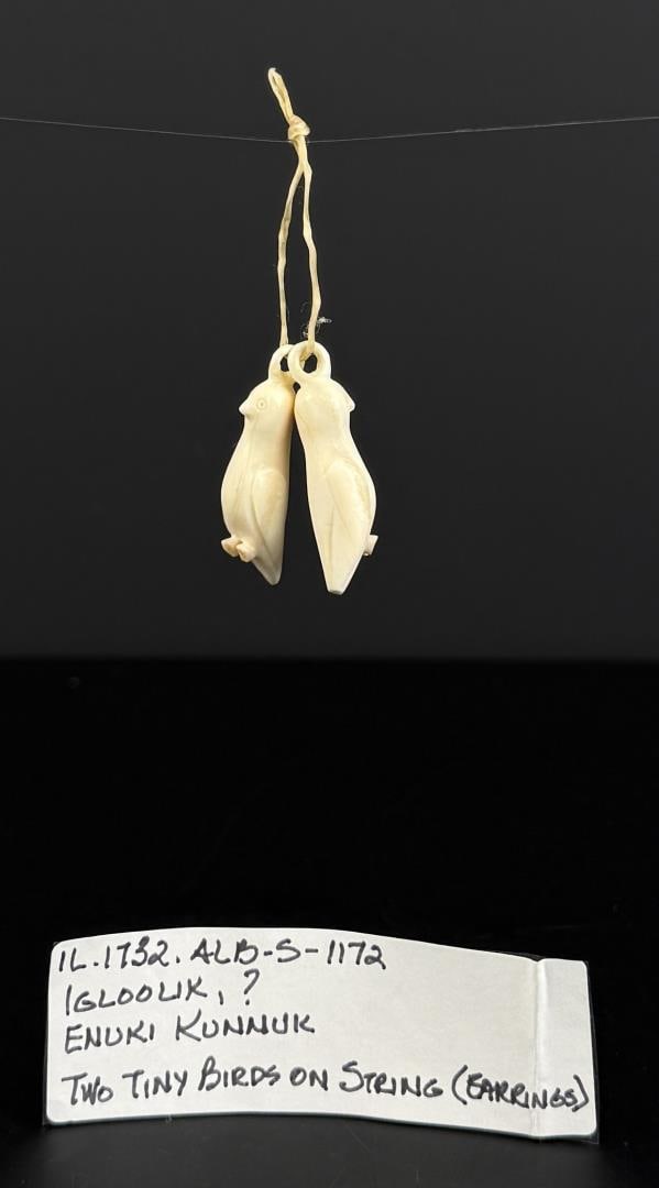 Enuki Kunnuk Alaskan Inuit Eskimo Ivory Birds: 2 1/4" long on string. Native made prior to 1972. This item cannot be shipped to Oregon, California, Hawaii, New York, New Jersey, Internationally, or any other state that prohibits.