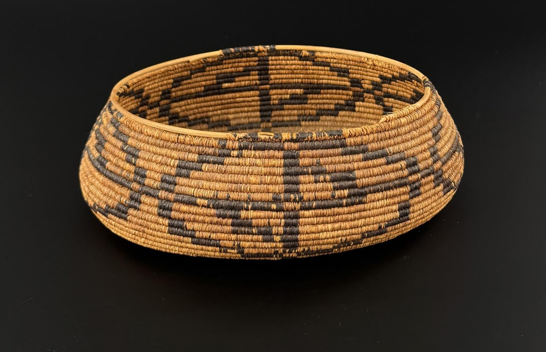 Washoe Native American Indian Degikup Basket: 8 3/8" by 6 1/2" by 2 5/8".