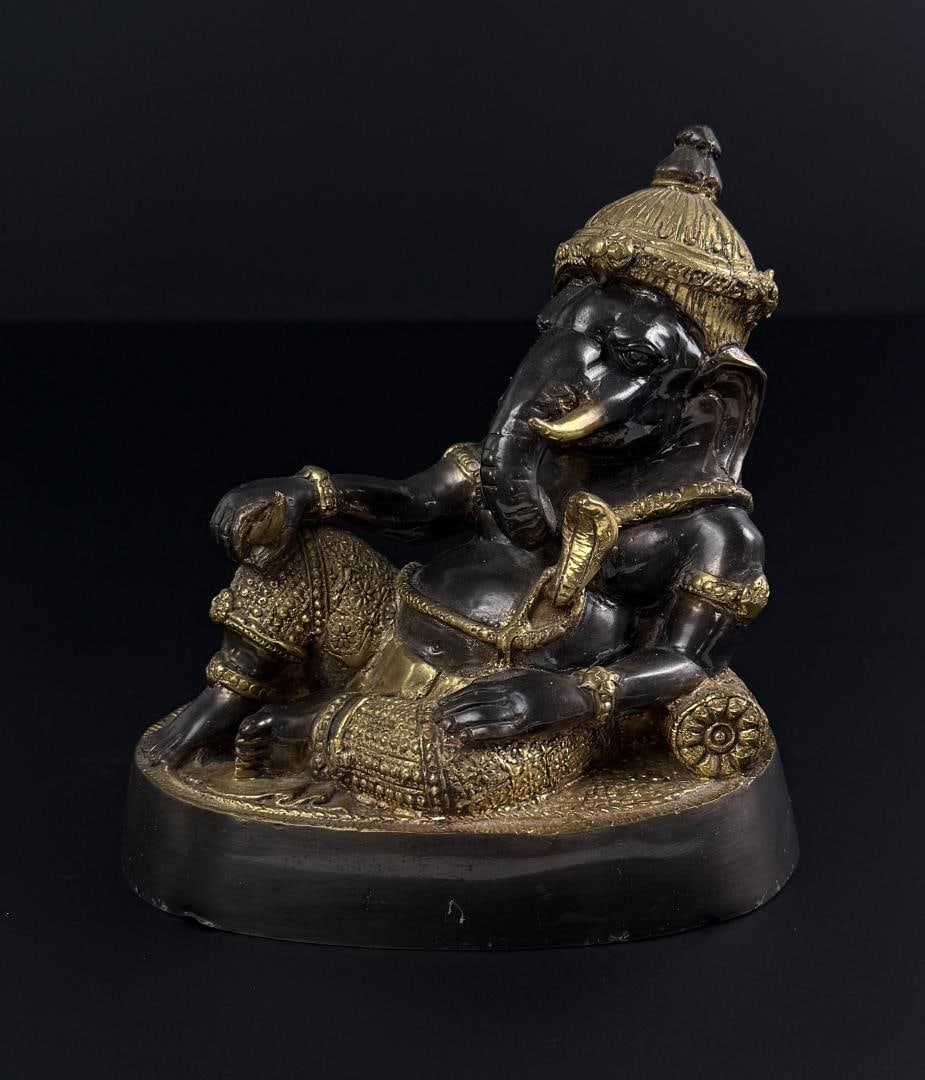 Lek Namphi Ganesha Bronze Statue: 5 1/4" by 5 1/4" by 3 1/2"