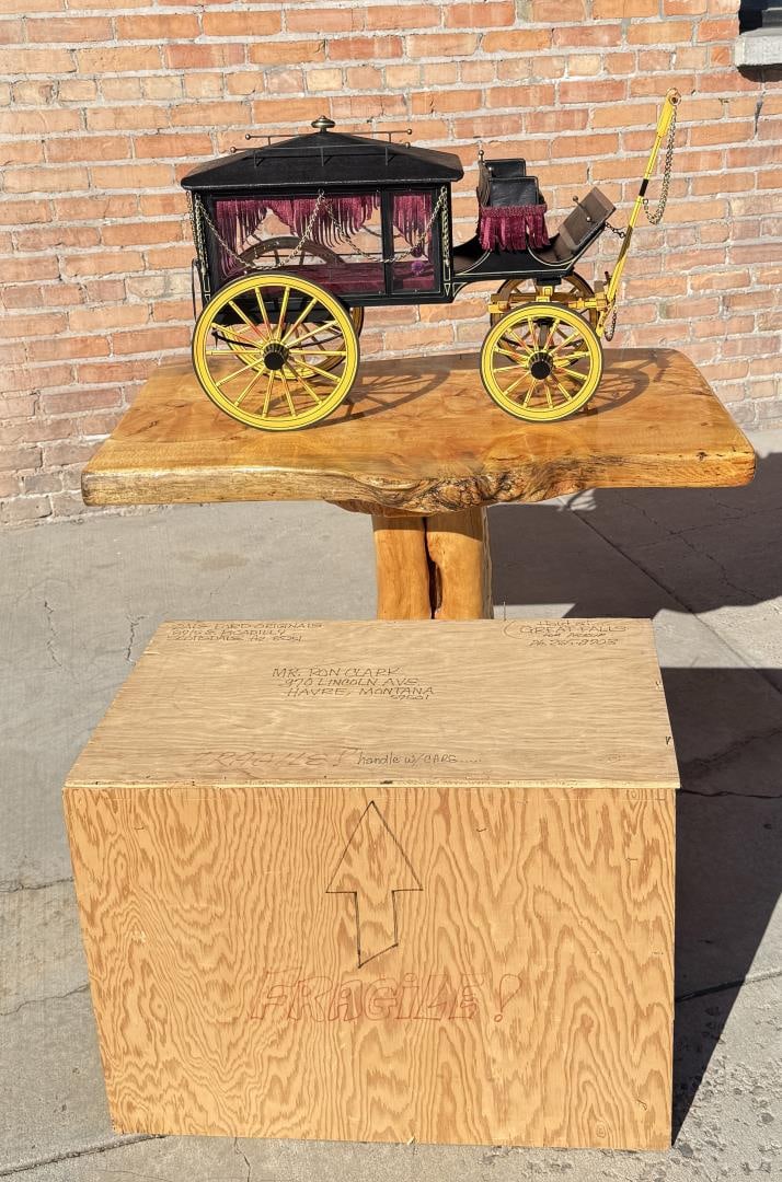 Dale Ford Hearse Wagon Model (1 of 20)