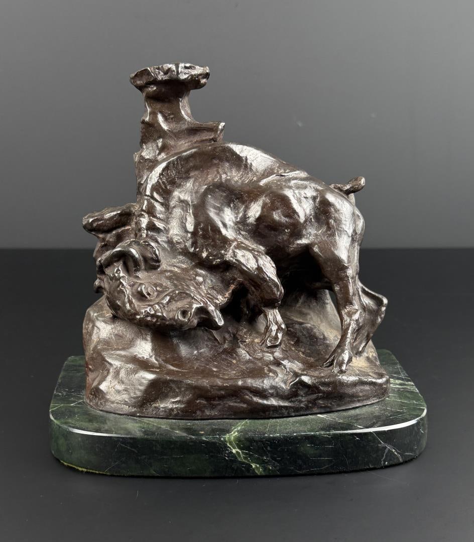 Charles M Russell Buffalo Rubbing Rock Bronze (1 of 6)
