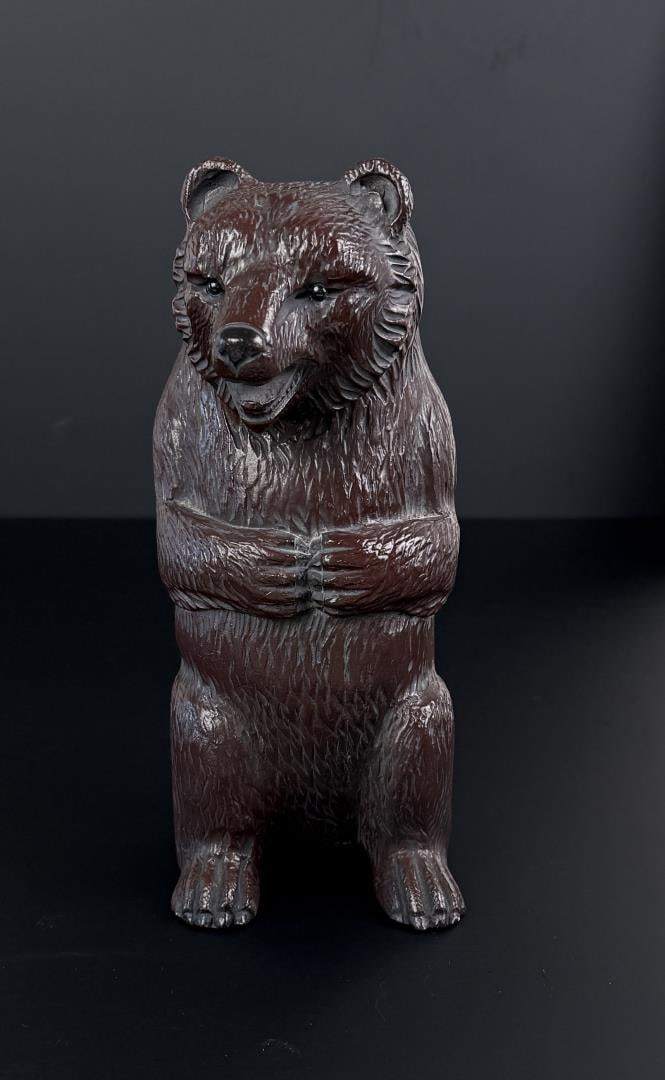 Gargoyles Studio Standing Bear Match Holder (1 of 7)