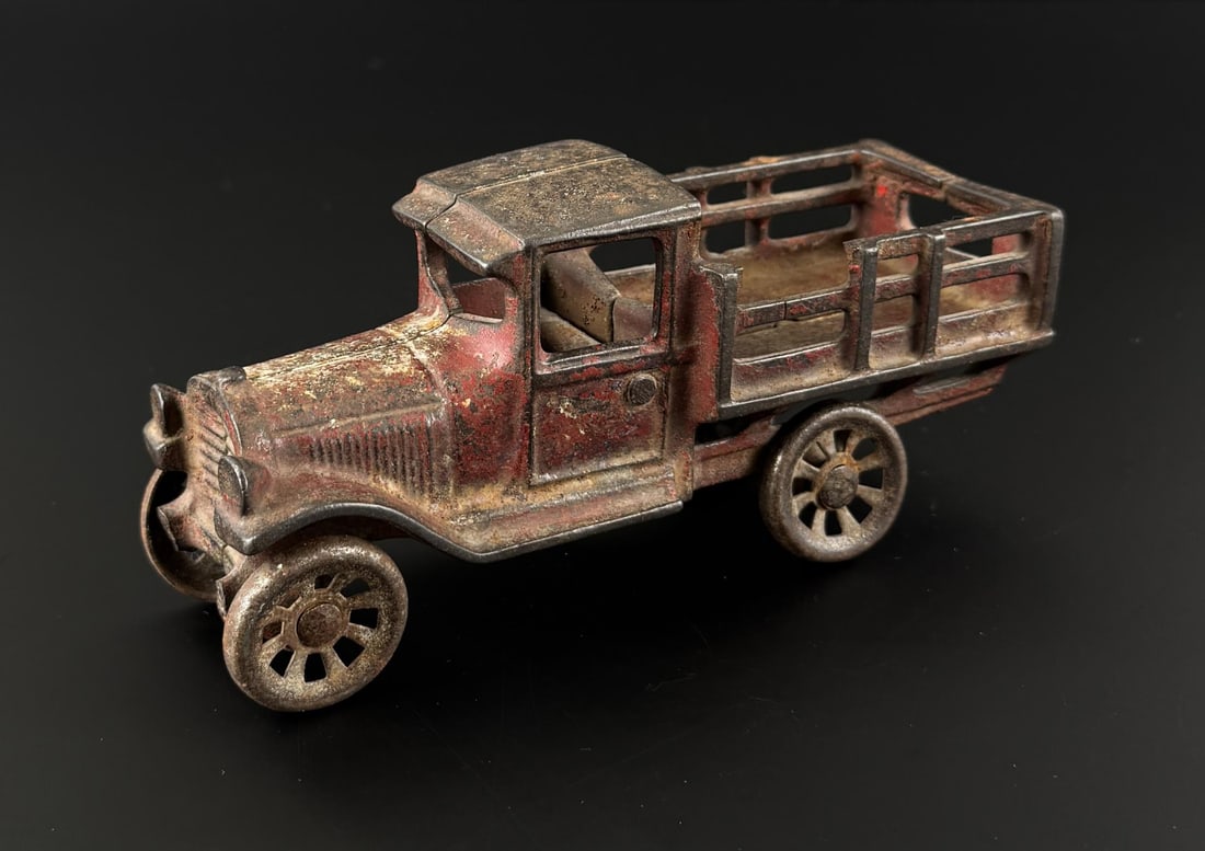 1920s Arcade Ford Stake Bed Truck Cast Iron Toy (1 of 5)