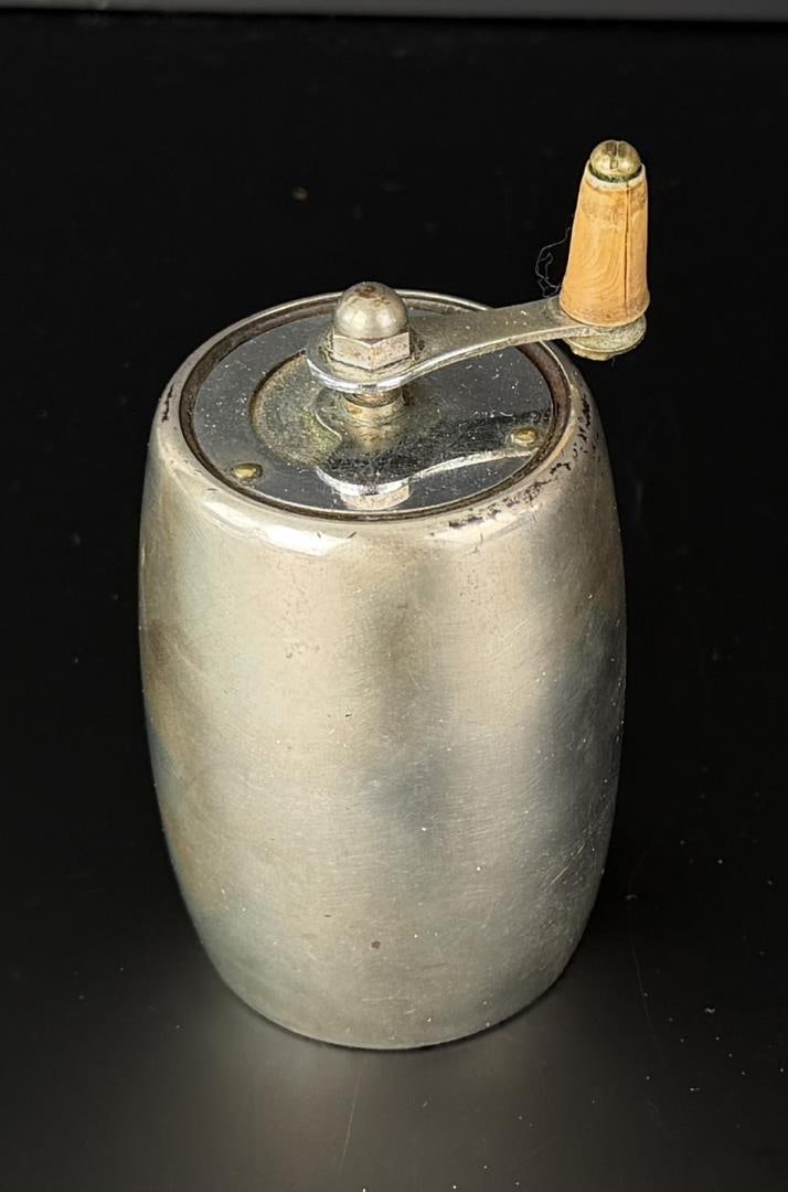 Wallace Sterling Silver Pepper Mill Grinder: Pattern number 74. 3 7/8" tall, 2" diameter.