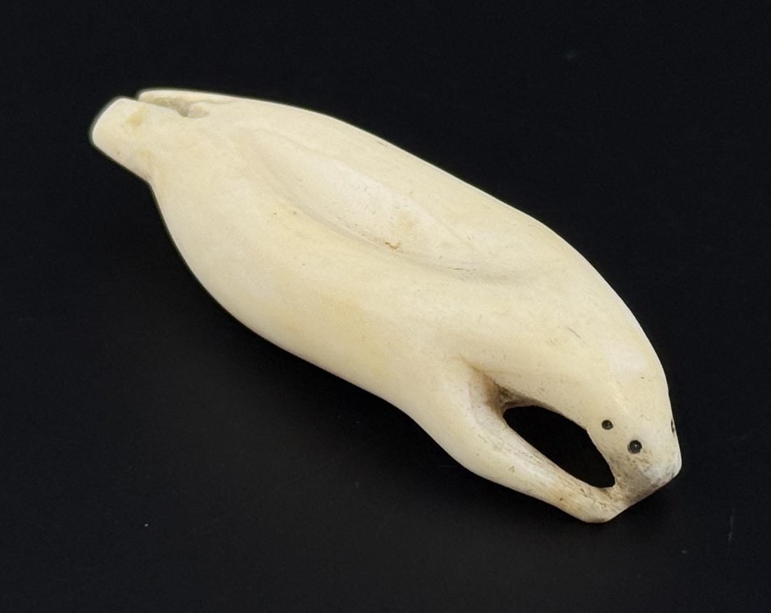 Antique Alaskan Inuit Eskimo Seal Button Toggle (1 of 5)