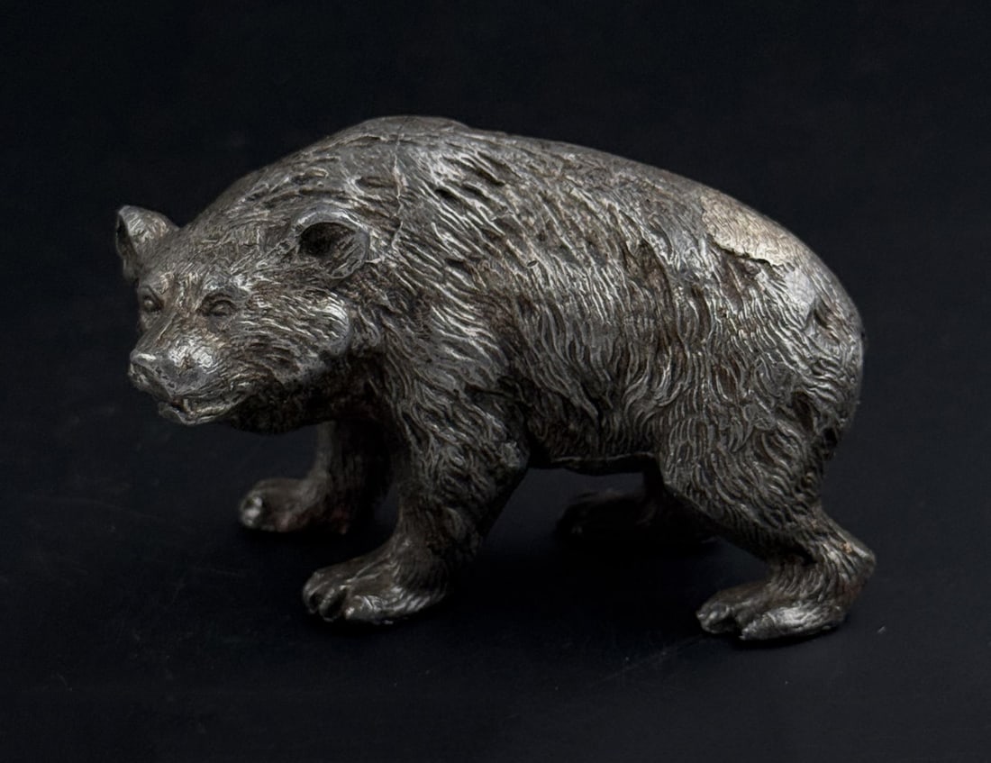 Victoria Lead Bear Paperweight (1 of 5)