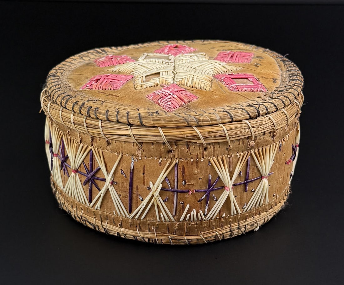 Antique Ojibwe Indian Birch Bark Quilled Box (1 of 11)