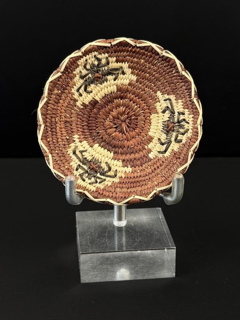 Miniature Papago Native American Indian Basket (1 of 4)
