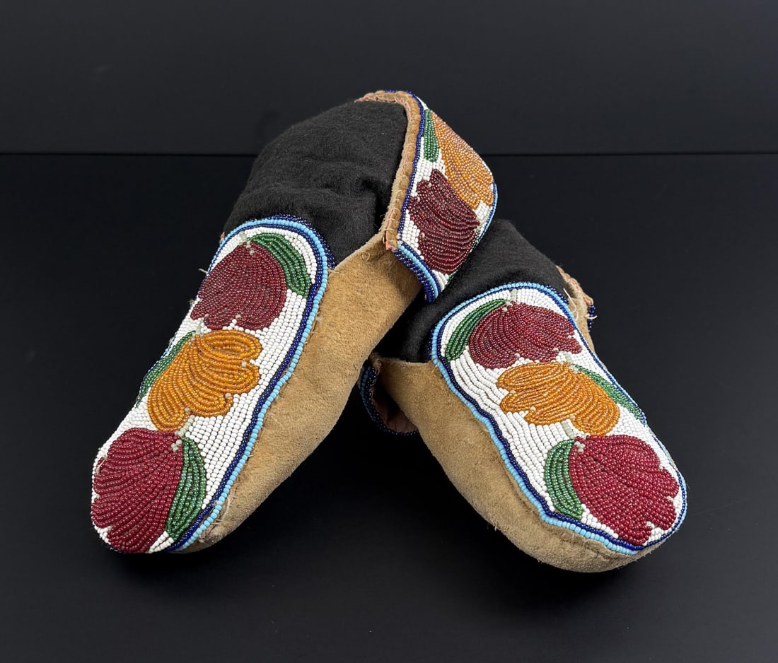 Iroquois Native American Indian Beaded Moccasins: 4 5/8" wide by 10 3/4" long. Last Quarter of the 19th Century.