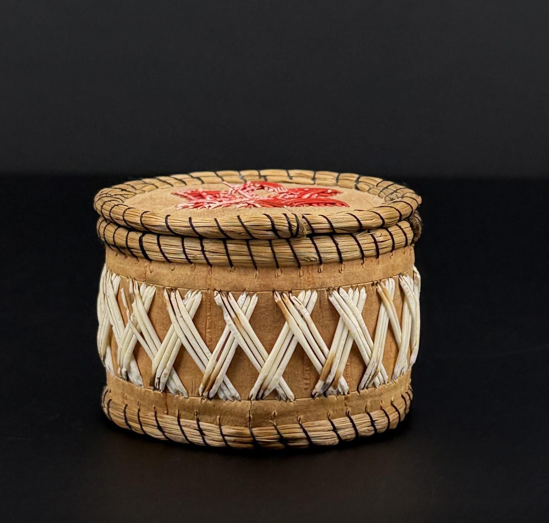 Antique Ojibwe Indian Birch Bark Quilled Box (1 of 7)