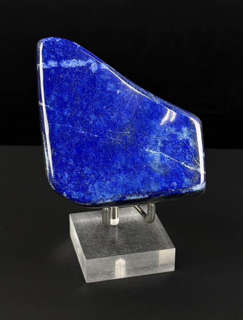2141ct Lapis Lazuli Stone Carving Media: 428.3 grams. 3 1/2" by 3 1/4" by 7/8".
