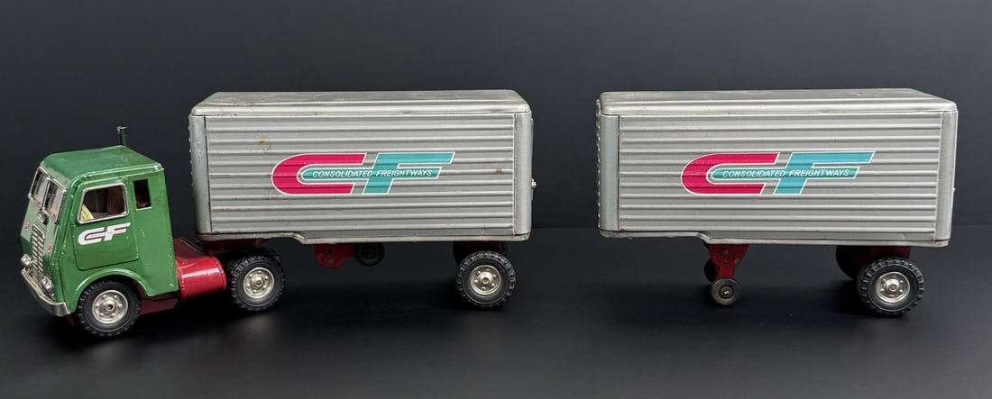 Consolidated Freightways Friction Tin Toy Truck (1 of 9)