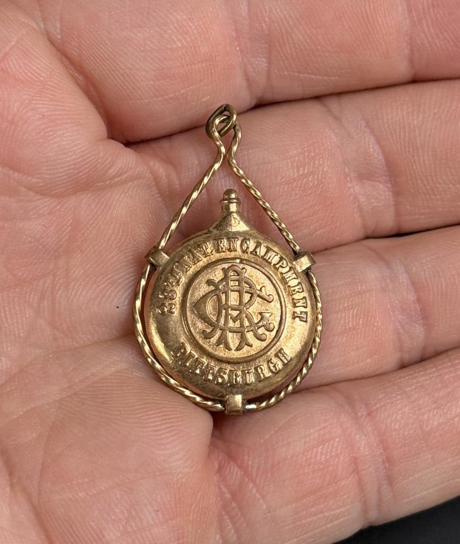 GAR 28th Encampment Pittsburgh Canteen Badge (1 of 3)