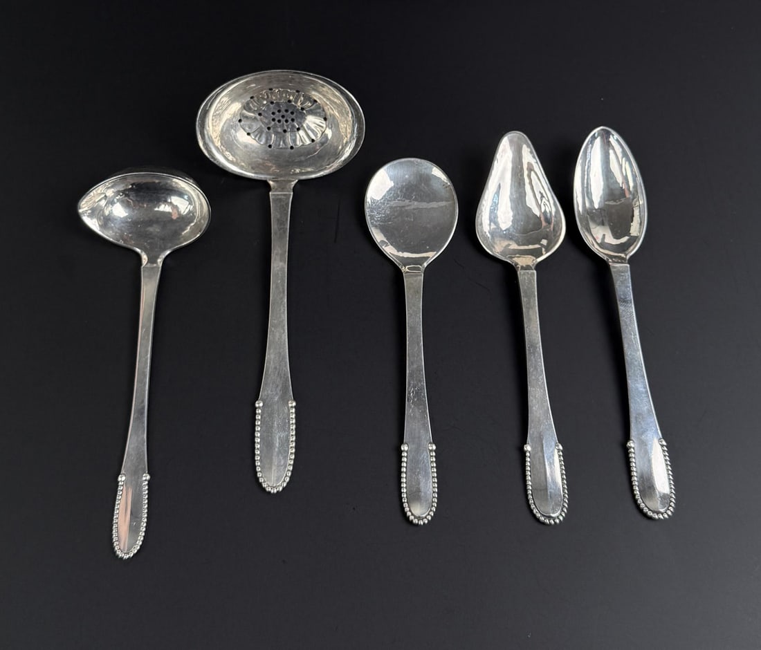 Georg Jensen Beaded Sterling Silver Serving Spoons: 153 grams. Lot requires payment via non credit card only.