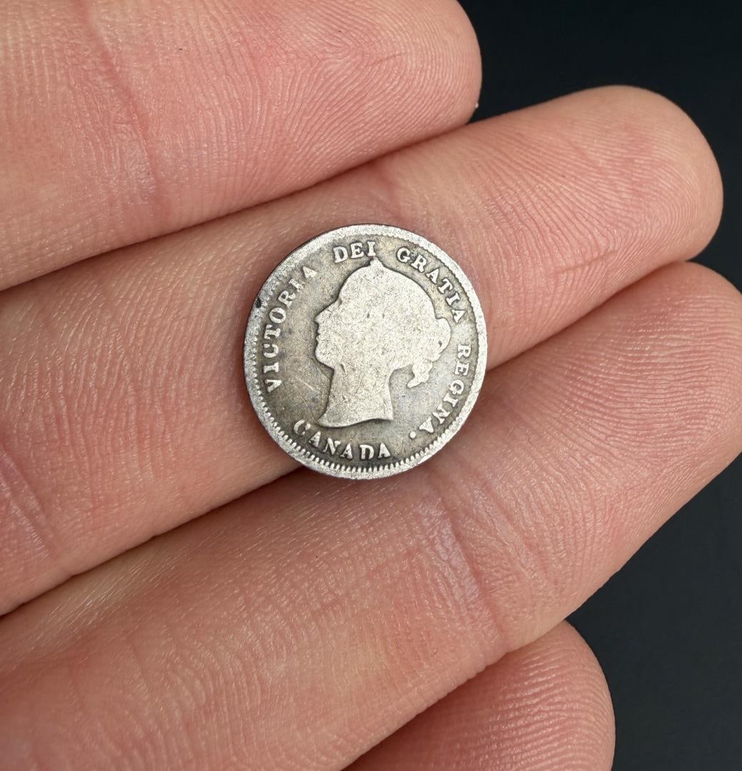 Canada 1890 5 Cent Silver Coin (1 of 3)