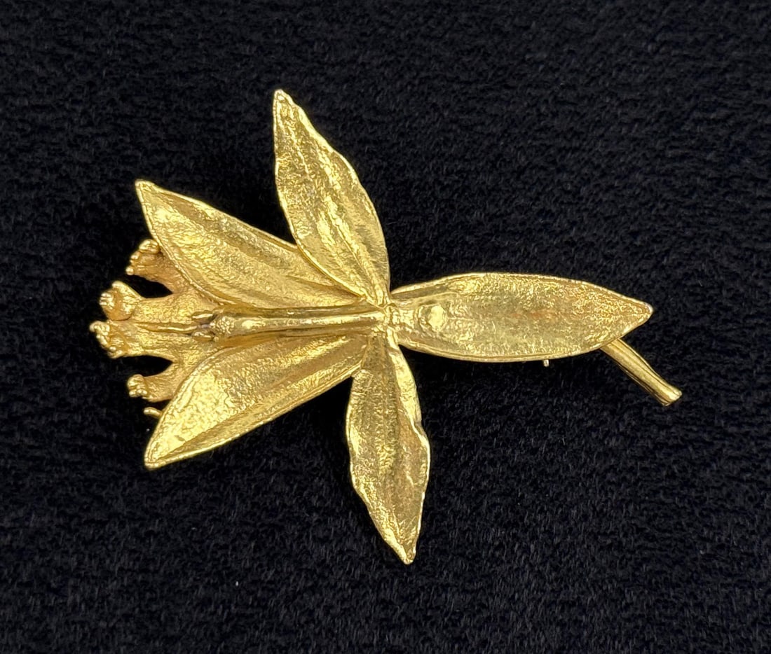 Flora Danica Eggert Sterling Silver Brooch: 5.58 grams. 2" long.