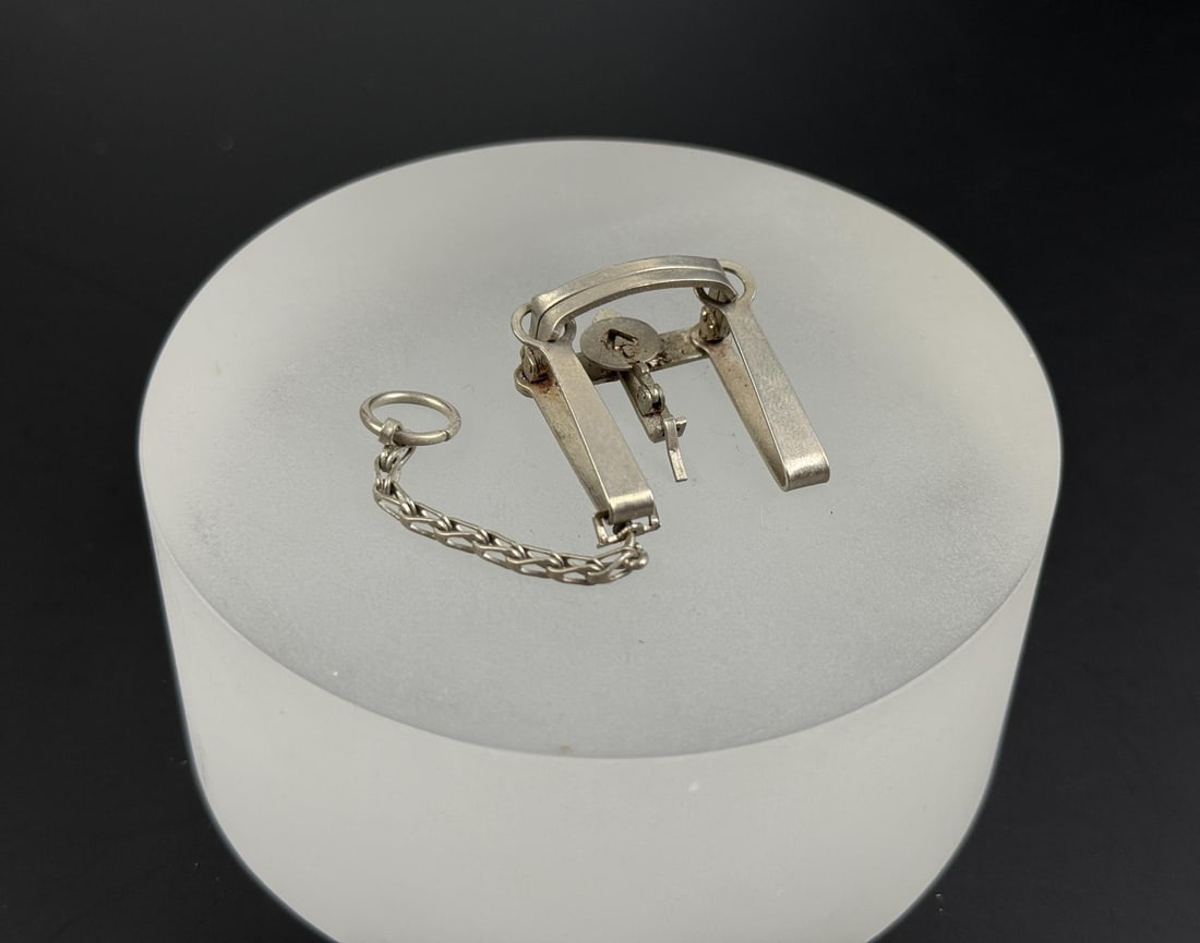 Victor Salesman Sample Miniature Trap (1 of 3)