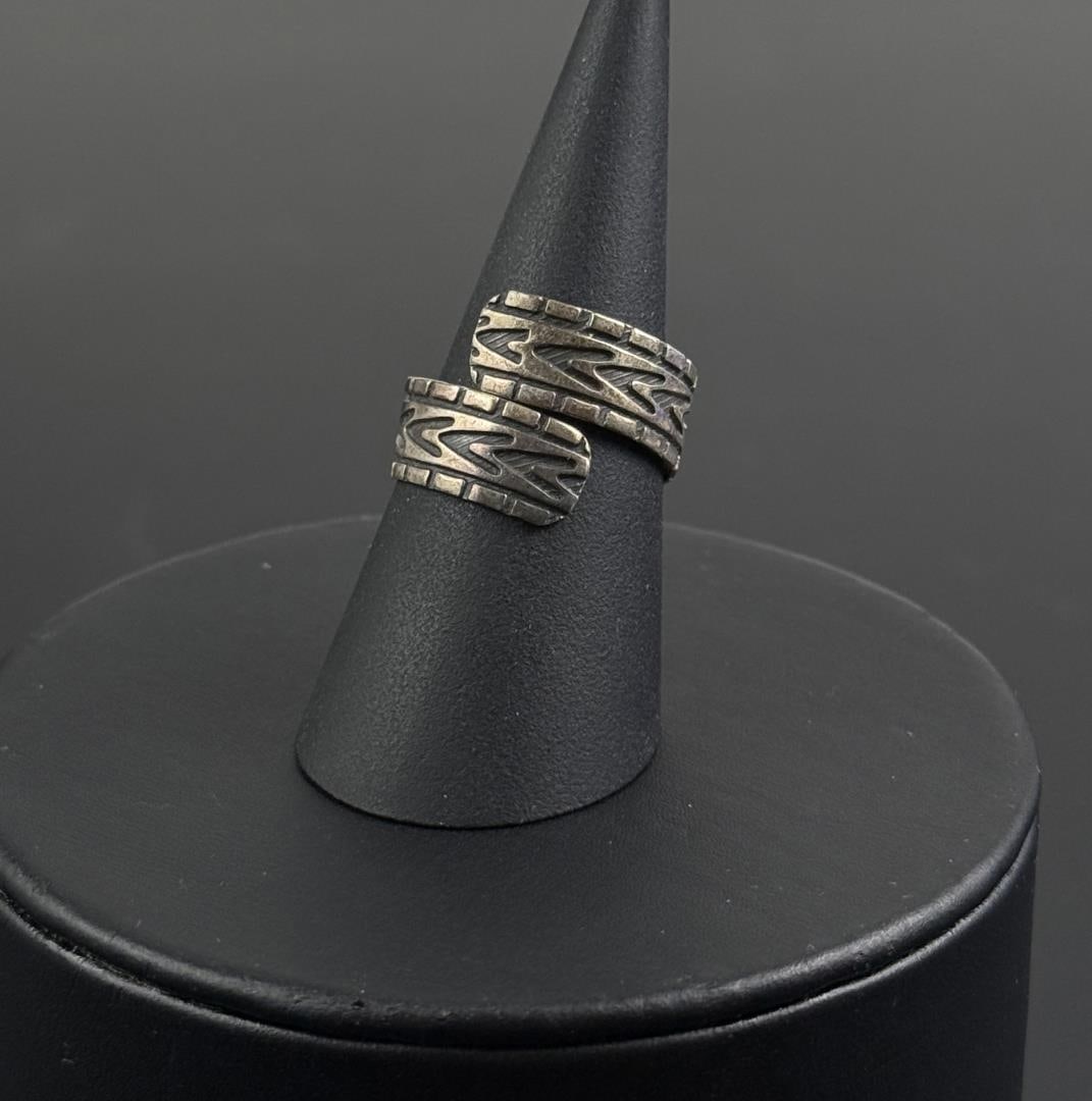 Navajo Sterling Silver Animal Track Ring: Size 10. 3.5 grams.