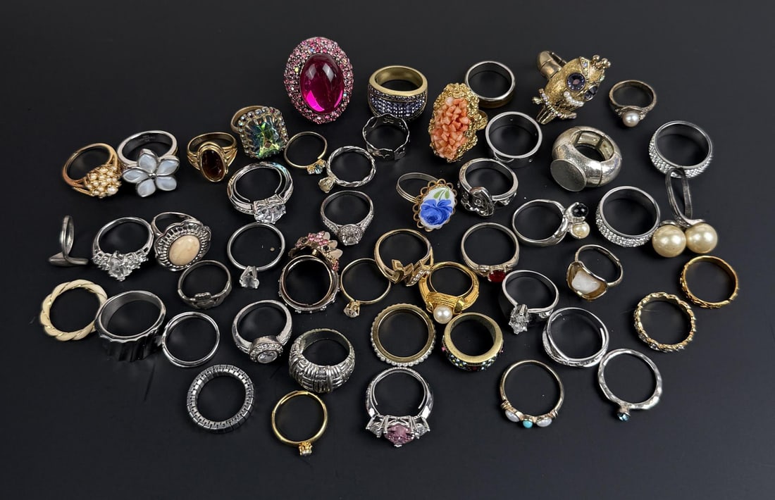 Collection of Rhinestone Costume Jewelry Rings: Nice grouping.