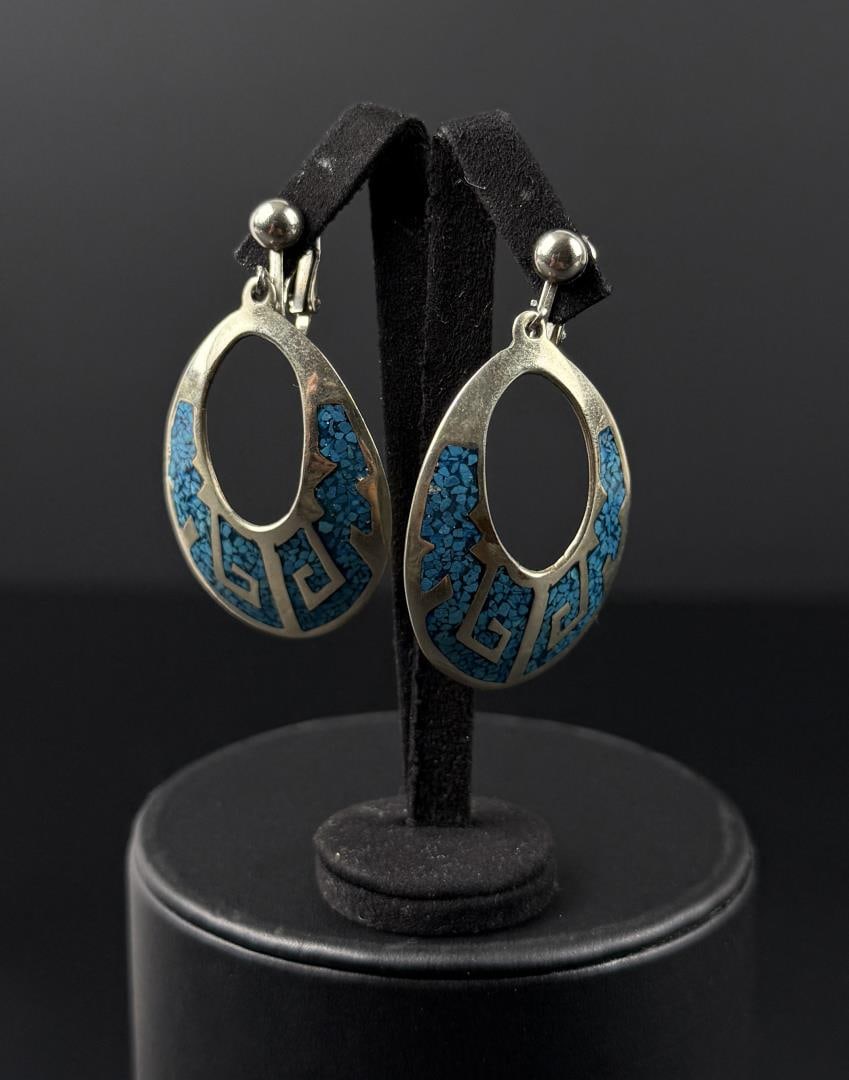 Alpaca Silver Chip Inlaid Earrings: Nice set.
