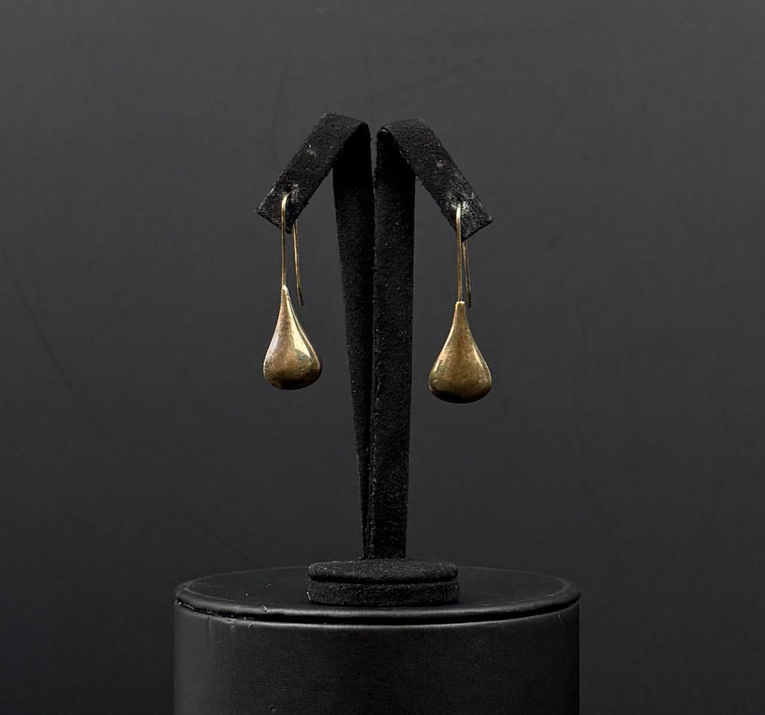 Sterling Silver Hersey Kiss Earrings (1 of 3)