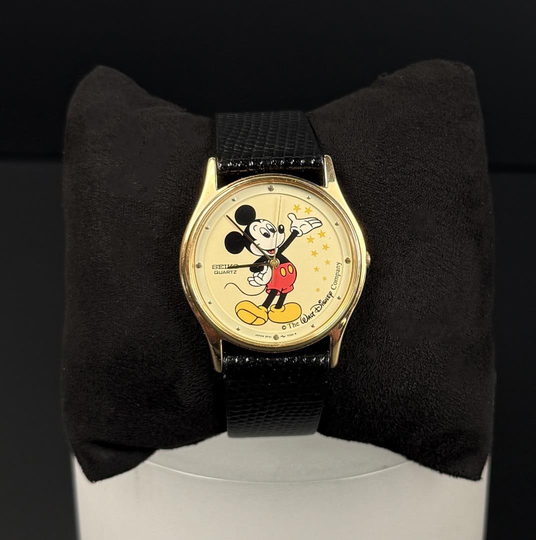 Walt Disney Mickey Mouse Watch Seiko Quartz: Working.